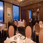 幻想的な店内はデート・記念日などの特別な日に最適◎贅沢に楽しみましょう♪