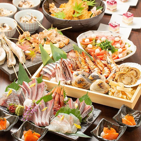 金沢港から直送した新鮮な魚介や旬の食材を単品料理や宴会コースでお愉しみ頂けます。