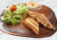 チキンホットサンド / ハムとチーズのホットサンド