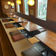 【2～4名様向け】ゆっくりとお過ごしいただける掘りごたつになっています。名物「正直塩つくね」「無敵ハツユッケ」や、鶏料理を多数ご用意しております。