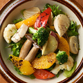料理メニュー写真&nbsp;旬野菜たっぷりサラダ