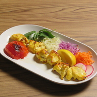 ジューシーでドリンクに合うお料理が揃います。