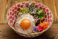 赤城牛ハンバーグのロコモコ丼～ジャパニーズスタイル～