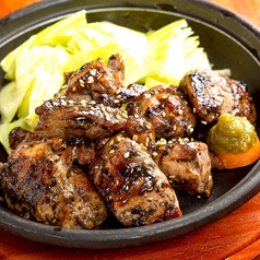 地鶏もも肉の葱塩だれ炭焼き