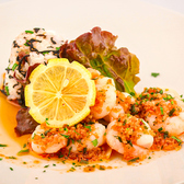 【選べるメインのランチ】九州各地の旬の食材を使った魚料理や肉料理まで、お好きなメイン料理が選べるコースをランチにご用意。ランチは嬉しいセミブッフェ付き。会社宴会やデート・家族・友人との食事会はもちろん、旅行やビジネスでご宿泊のお客様にもご満足いただける内容です。