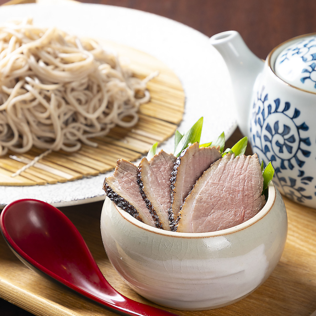 人気No1「鴨と九条ネギのつけ汁」鴨と九条ネギがたっぷり入ったつけ汁でお楽しみください。