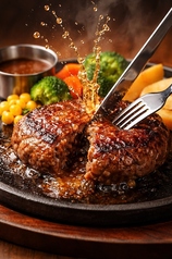肉汁に溺れるハンバーグステーキ