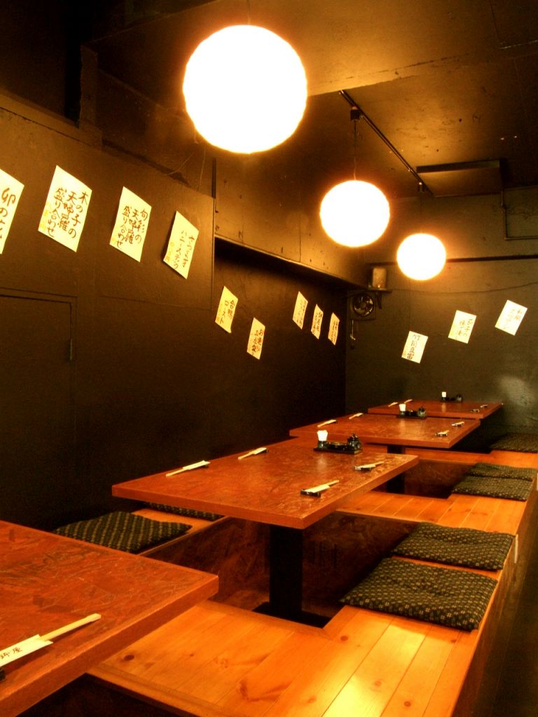 お座敷掘りごたつ席は宴会に人気！20名様まででお使いいただけます。ほっこり寛げて◎