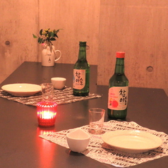 【メディア大注目】3名様等少人数でも利用できる個室になっています！周りを気にせずゆったりお食事をお楽しみ頂けます◎韓国の美味しい料理やお酒をたっぷりとご堪能ください。