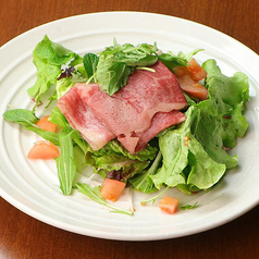 和牛炙りの胡麻サラダ