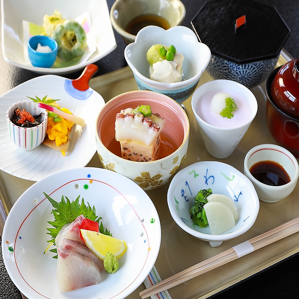 大切な日、特別な日のランチ会や昼宴会には『昼懐石』がおすすめ。