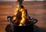 SNS映え★多彩なチーズ、肉料理の数々★