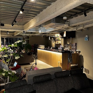 シーシャカフェ&バー Fam ファム 天神中洲店の雰囲気1