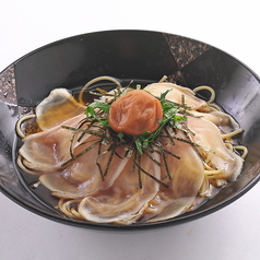 梅肉と鶏のたたきの和風パスタ