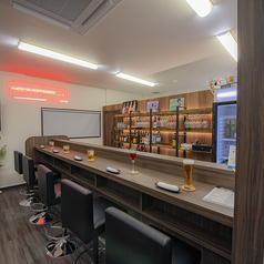 おひとり様も大歓迎！豊富なお酒を取り揃え、会話も弾みます。デートや女子会にもぴったりで、2軒目にお酒を楽しむ場所をお探しの方におすすめです♪スポーツ観戦もできるので、仲間たちと盛り上がること間違いなし！新しい出会いが生まれるかもしれない、楽しいひと時をぜひお楽しみください。お待ちしています！