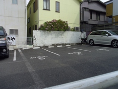 8台分の駐車場完備