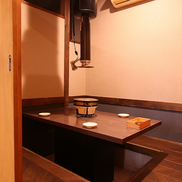 銀しゃも鶏焼肉 玄 ゲンの雰囲気1