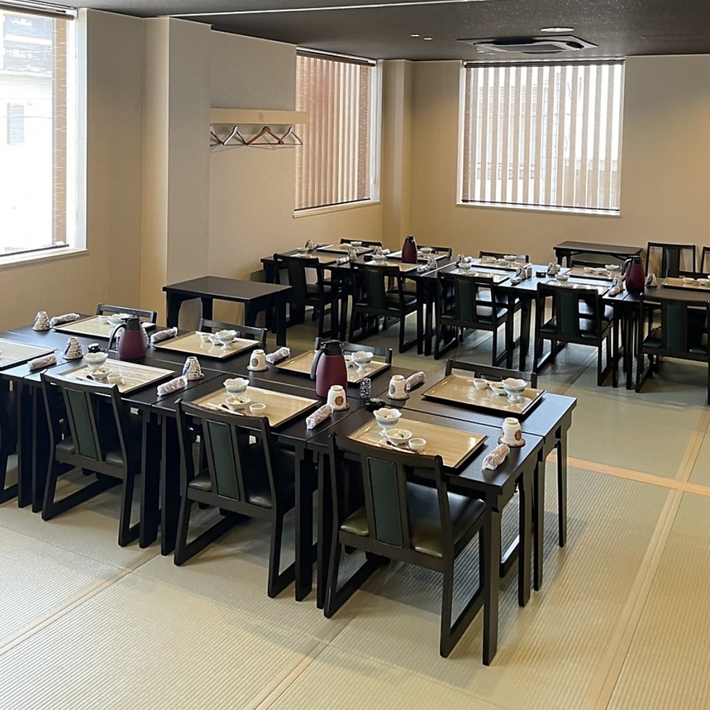 最大70名様迄ご利用可能な完全個室。落ち着いた雰囲気の中で極上のひと時を…。