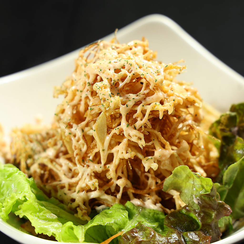 最近野菜不足…そんな方におすすめ★プチプチ食感がたまらない明太マヨとじゃがいものパリパリサラダ