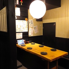 6名様までお座りいただけるテーブル席をご用意しております。