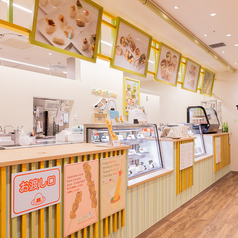 お店は便利な場所に位置し、アクセスも抜群です。二条駅から1分、大宮駅のいずれの駅からも徒歩数分で到着できるので、周辺での待ち合わせや友人とのご飯、映画館の帰りなど様々なシーンで最適な場所です。明るい雰囲気と美味しい料理で、皆さまをお待ちしております。お気軽にお越しください♪