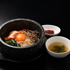 石焼ビビンバ/牛タンそぼろの石焼ガーリックライス