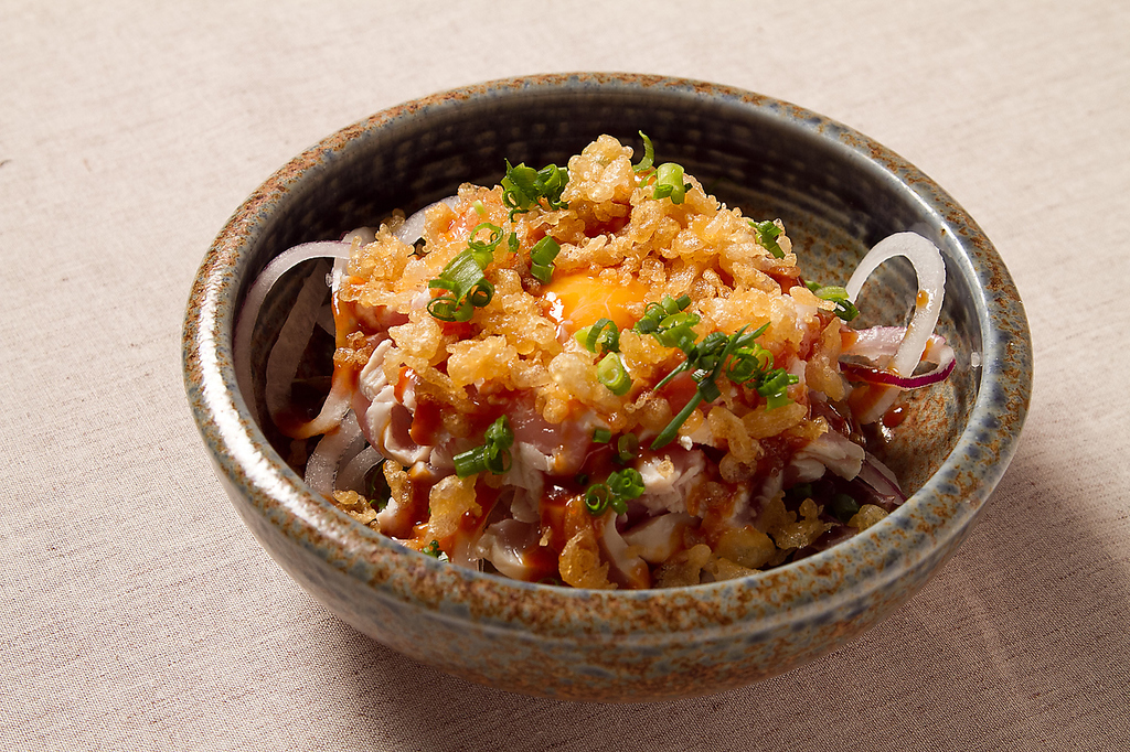 鶏ささみを、ユッケ風にアレンジ！！新鮮だからできる旨さをお届け！！748円