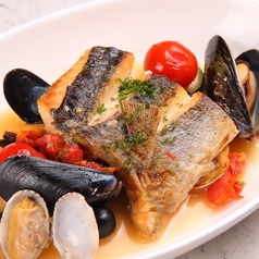 長崎産イサキ、ムール貝、あさりのアクアパッツア