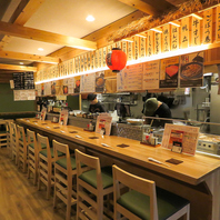 職人技を間近で楽しめるカウンター席