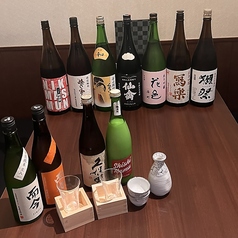 肉に寄り添う、選りすぐりの日本酒