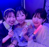 店内8台の大型モニターでどこからでも見やすくて歌いやすいカラオケ