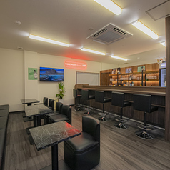 飲み放題（持ち込み可）＋貸切プランを提供中！10名様以上でご相談可能な場所の貸し出しを行っています。パーティー、イベント、合コン、二次会に最適なスペース♪大人数での利用をお考えの方にぴったりの環境をご用意しております。楽しいひと時を一緒に過ごしましょう！※10名様以下での貸切希望については要相談