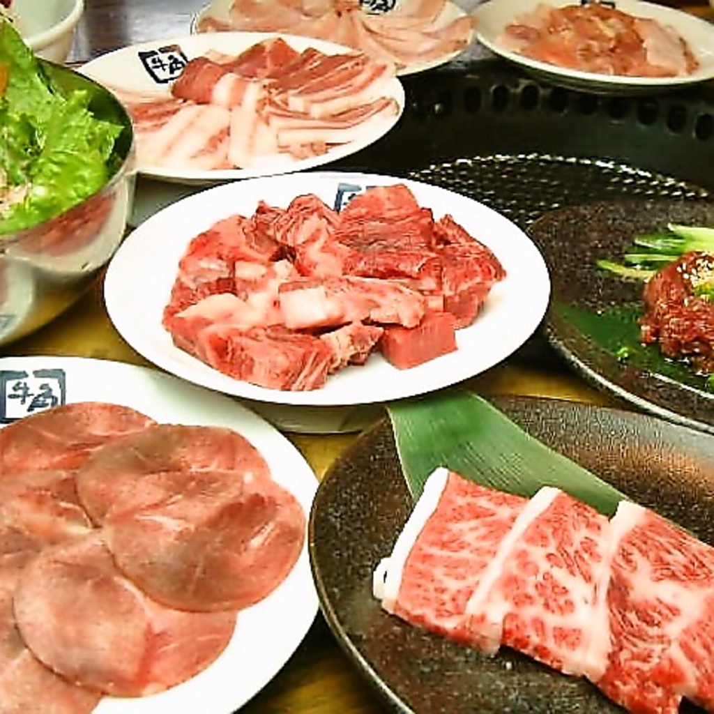 各種宴会に使い勝手抜群。飲み放題付きコースは4378円（税込）よりご用意。
