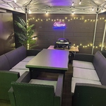 駅チカの好立地！テント完備の快適なソファー席は、会社宴会や打ち上げなど様々なシーンに最適です！