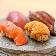 多彩な料理と自慢の寿司を満喫！日本酒に合うコース料理