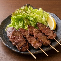 牛タンの串焼き レタス添え