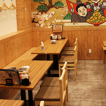 世界の山ちゃん 岐阜長住店の雰囲気1