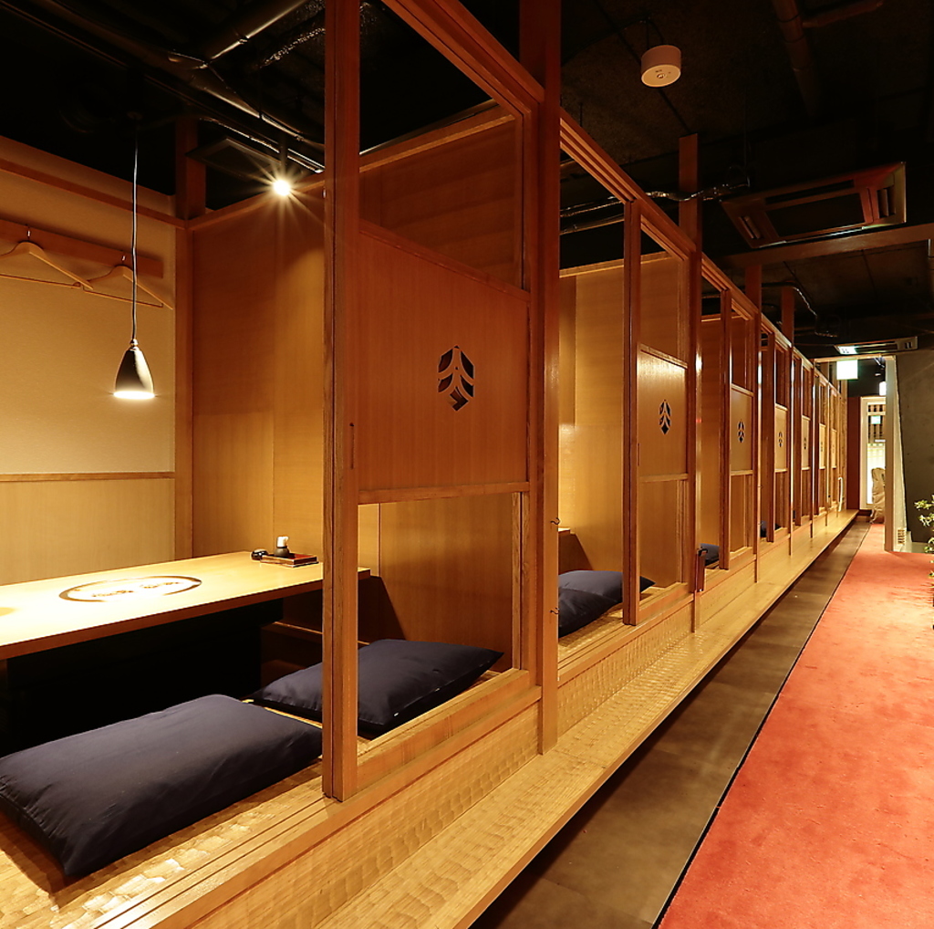 木の温もりを感じるお席の数々は、少人数から大人数までご来店人数に合わせてお席をご用意♪
