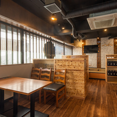 4人がけのテーブル席です。