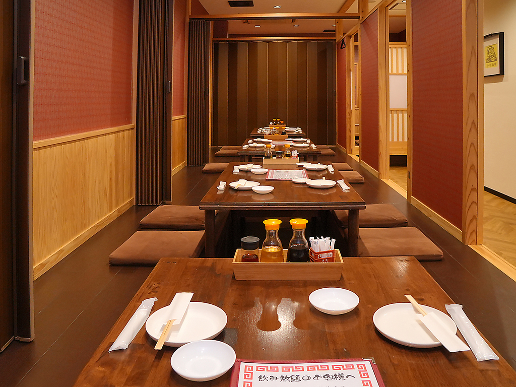 宴会に◎な掘り炬燵個室もご用意♪人数に合わせて最適なお席にご案内いたします。