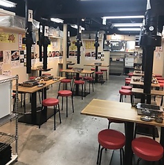 お席のご予約は承っております！様々な飲み会シーンやお食事にご対応致します♪店内に広がるお肉の香りが食欲を増します！いつもとは違った空間でのお食事をお愉しみくださいませ！