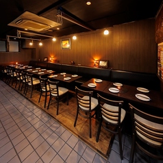 ゆったり広々おくつろぎいただけるダイニングフロアは25名様以上で貸切可能♪全体も見渡せるので宴会の盛り上がりも◎人数のご相談やご予算の都合など様々な宴会プランを受け付けておりますのでお気軽にお電話ください。※10名様以上のご予約で幹事様無料☆（要予約）当日でもＯＫ♪※15名様～平日相談可！