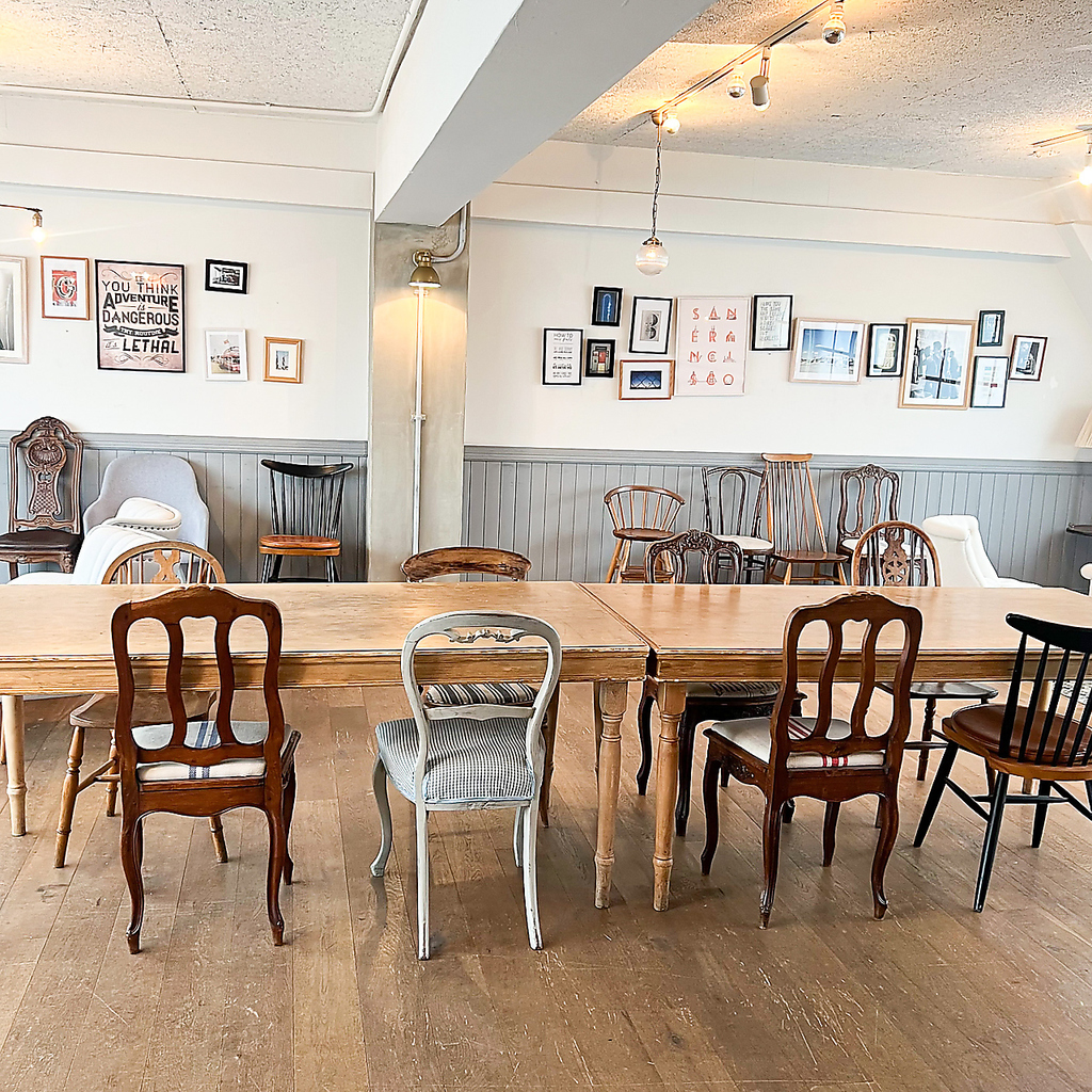 ご利用人数やシーンに合わせてレイアウトチェンジが可能な2つの貸切スペースを完備しております。