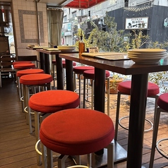 外の風が気持ちの良いテラスも人気席！★最大8名様まで。貸切でご利用いただけますので、ご要望の際はお電話にてお問合せください★