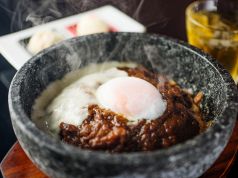 石焼チーズ温玉カレー