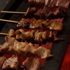 《串焼き》　鶏もも・砂肝・皮※各種1本の料金です