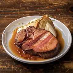 とろける食感!厚切り牛タンのロースト