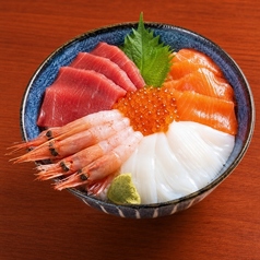 五色海鮮丼