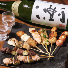 炭蔵自慢の【本格炭火焼き鳥】が味わえる◎豊富なラインナップでその日のおススメ串をお楽しみいただけますの写真
