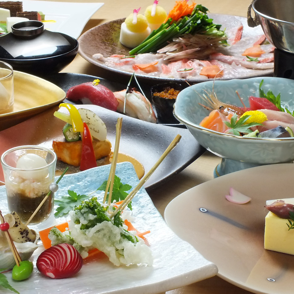 120分飲み放題付き6000円コース一例。一部お料理を除き、ご希望有れば一人一皿ずつご提供致します。